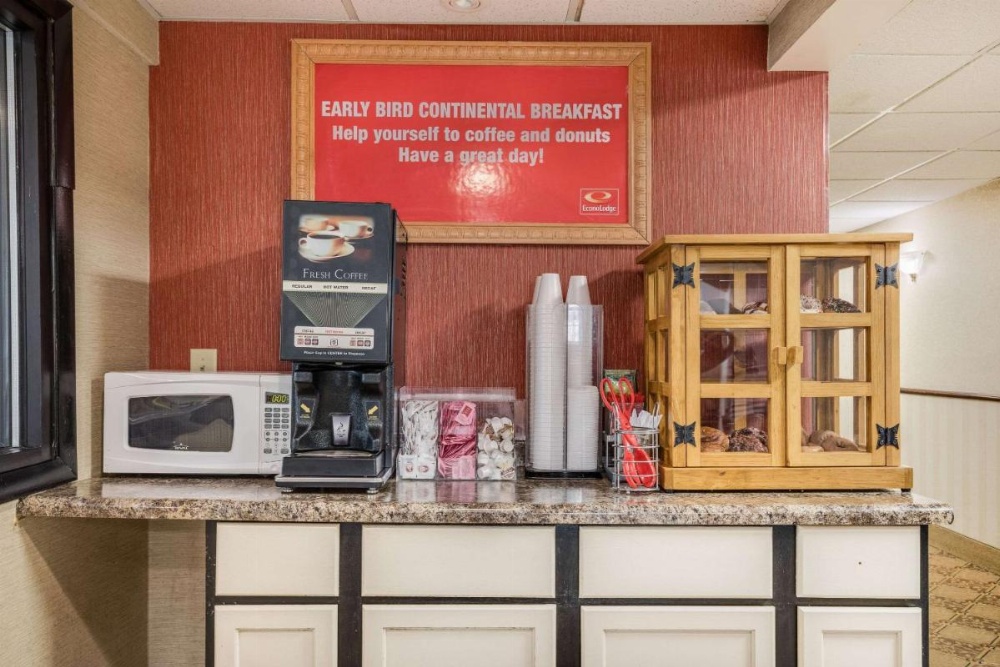 Econo Lodge Airport - Milwaukee Image 13